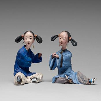 185. Two clay figures of Chinese girls, Qing dynasty, 19th Century.