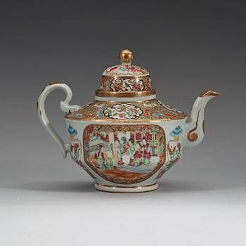 A large Canton famille rose tea pot with cover, Qing dynasty, 19th Century.