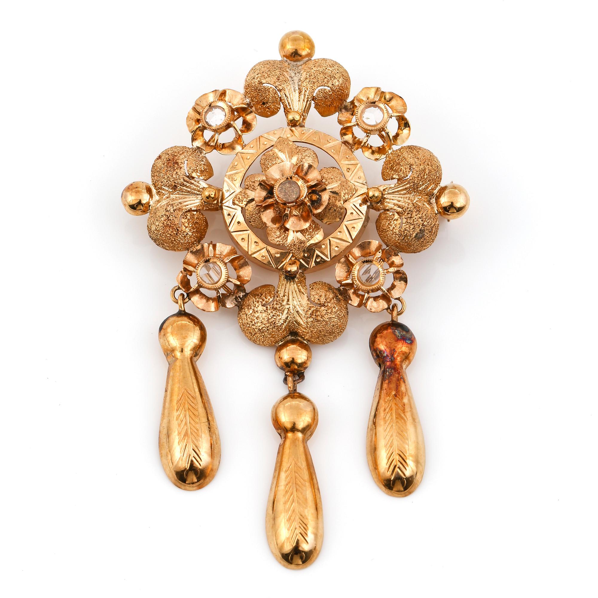 BROSCH/ HÄNGSMYCKE, 1800-talets mitt, 14k guld med rosenslipade vita stenar. Vikt 6,96 g.