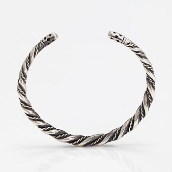 Halsband, ring och armband, silver. Helsingfors 1980-90-tal.