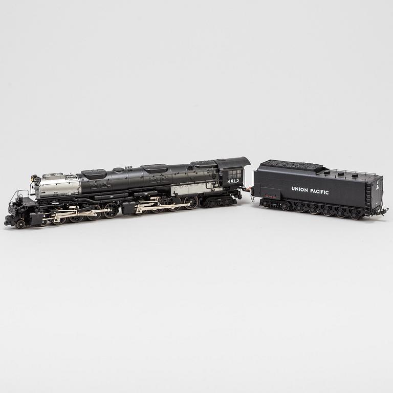 a german Trix Märklin Locomotive H0 "Class 4000 'Big Boy' Union Pacific wagon, second half of the 20th century.