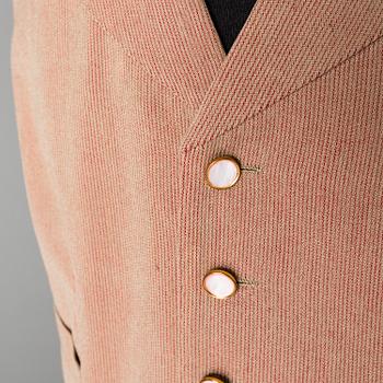 Five pieces of clothing owned by Kar de Mumma, second half of the 20th Century.
