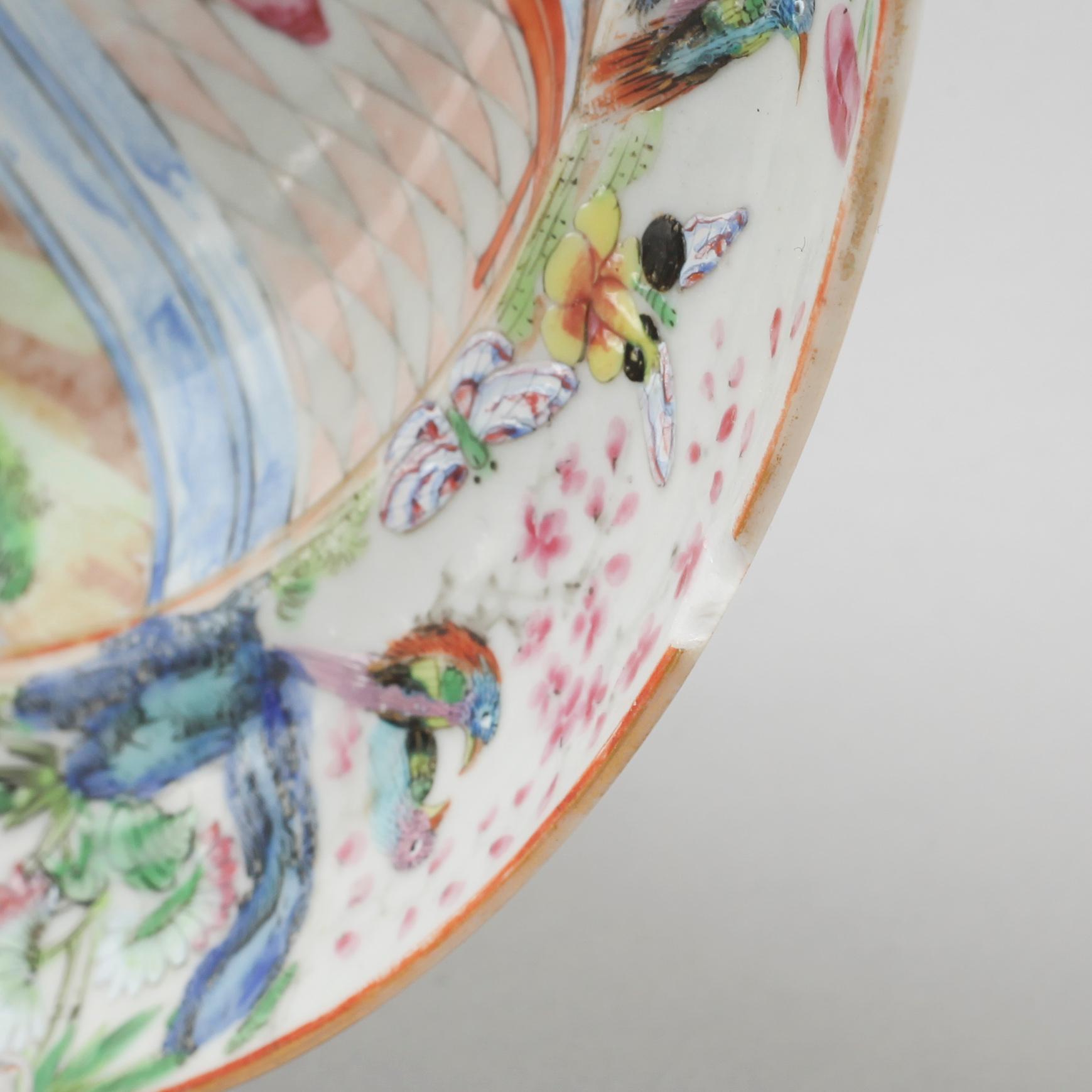 Five pieces of Kanton porcelian from late 19th century.