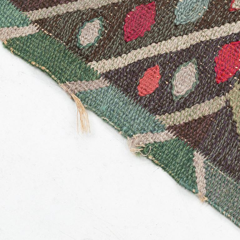 Marianne Richter, matta "Strålar, grön", gobelängteknik, 332 x 269 cm, signerad AB MMF MR.