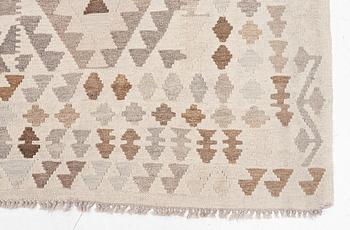 Matta, Kelim, ca 290 x 272 cm.