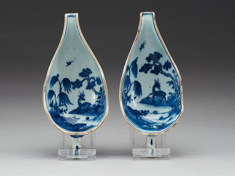 A pair of blue and white sauce boats, Qing dynasty, Qianlong (1736-95).