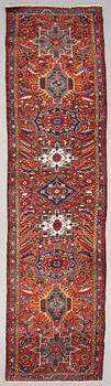 GALLERIMATTA, old/semiantik, Heris, ca 377 x 98 cm.