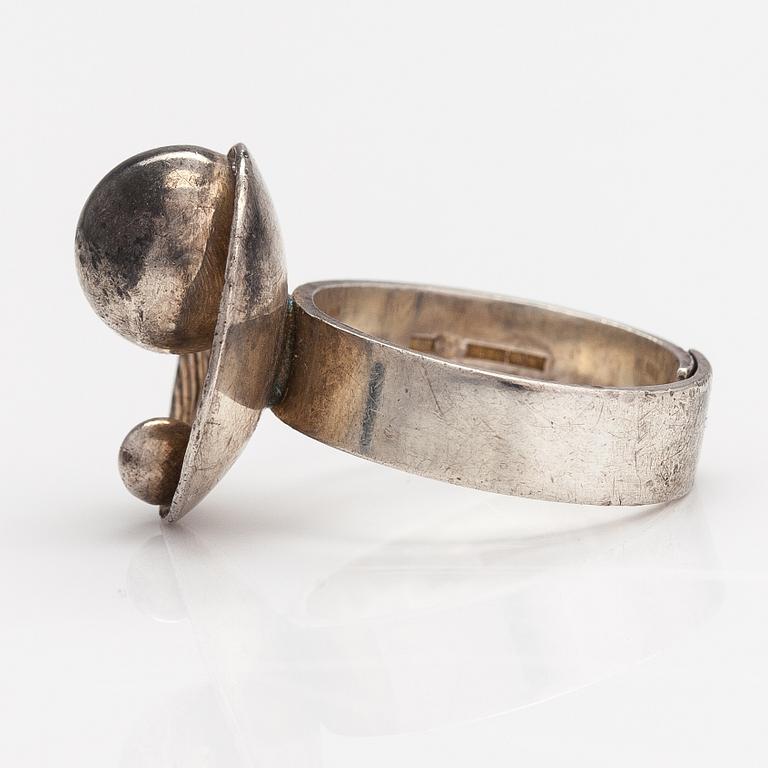 Elis Kauppi, A sterling silver ring. Kupittaan kulta, Turku 1971.