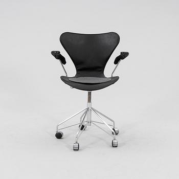 Arne Jacobsen, office chair, "The Swan", 2006 for Fritz Hansen Denmark.