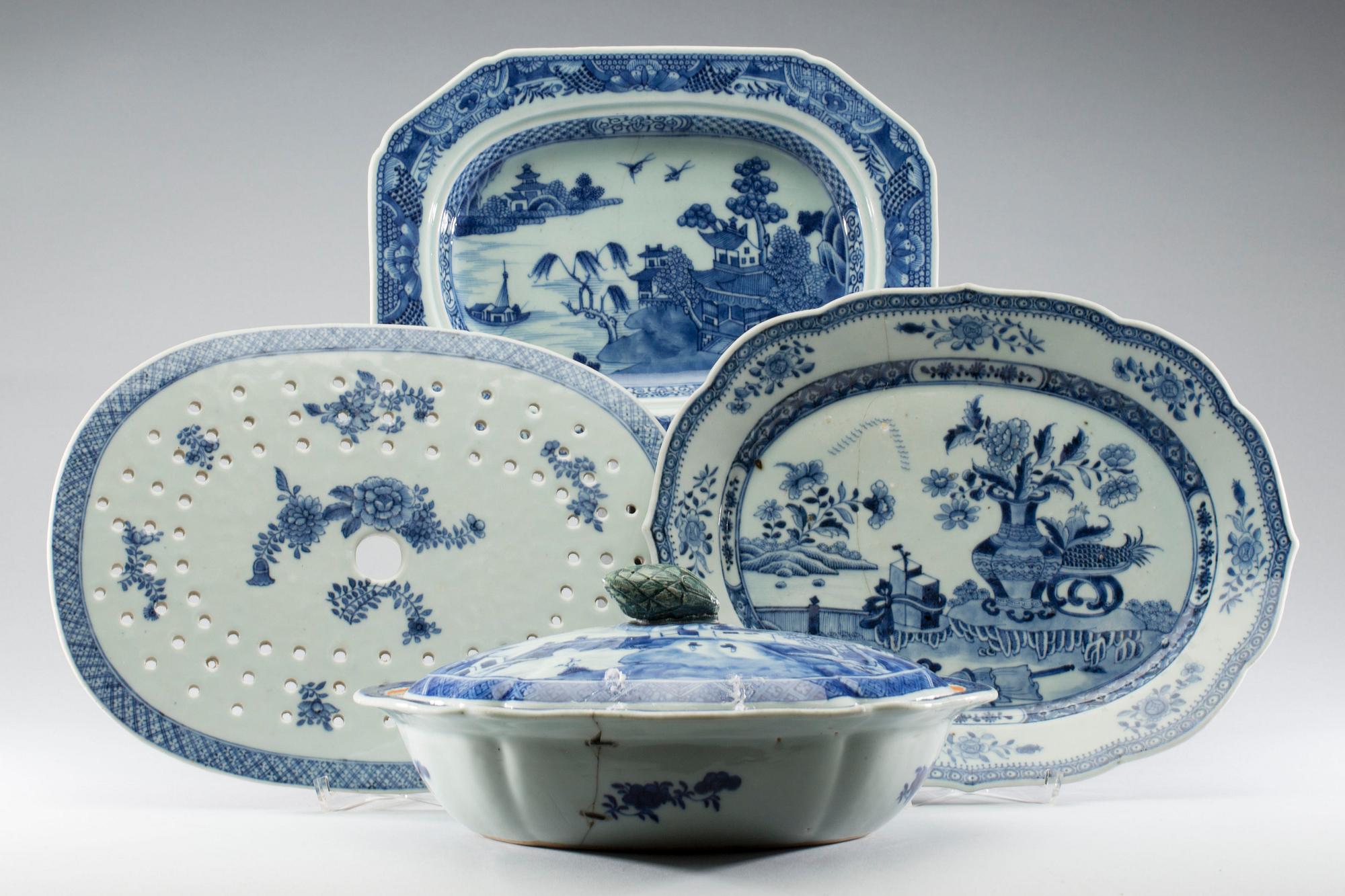 KAROTT med LOCK, SILFAT samt UPPLÄGGNINGSFAT 2 stycken, Kina Qianlong (1736-1795), porslin.