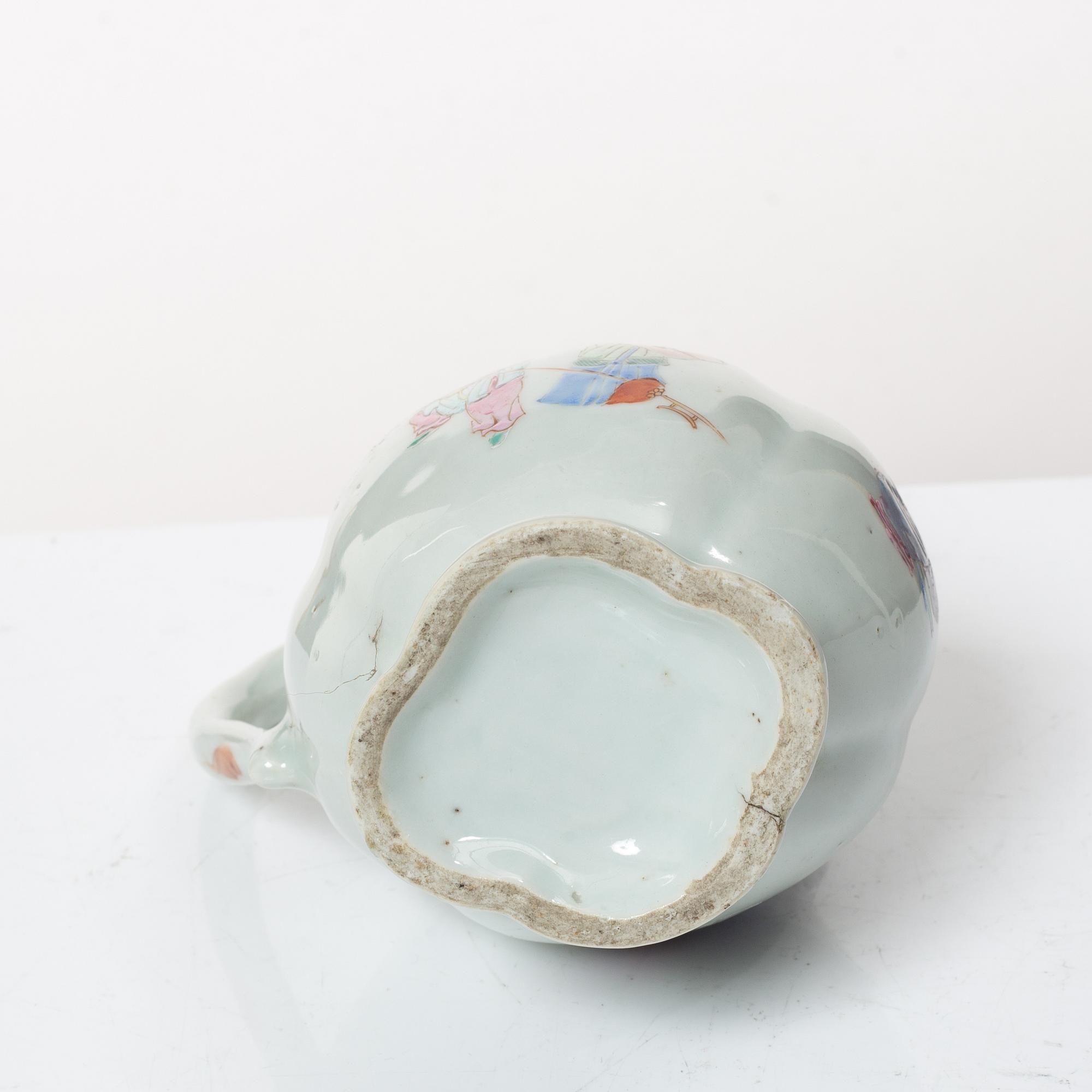 Tekanna med lock och kanna, porslin. Qingdynastin, Qianlong (1736-96).