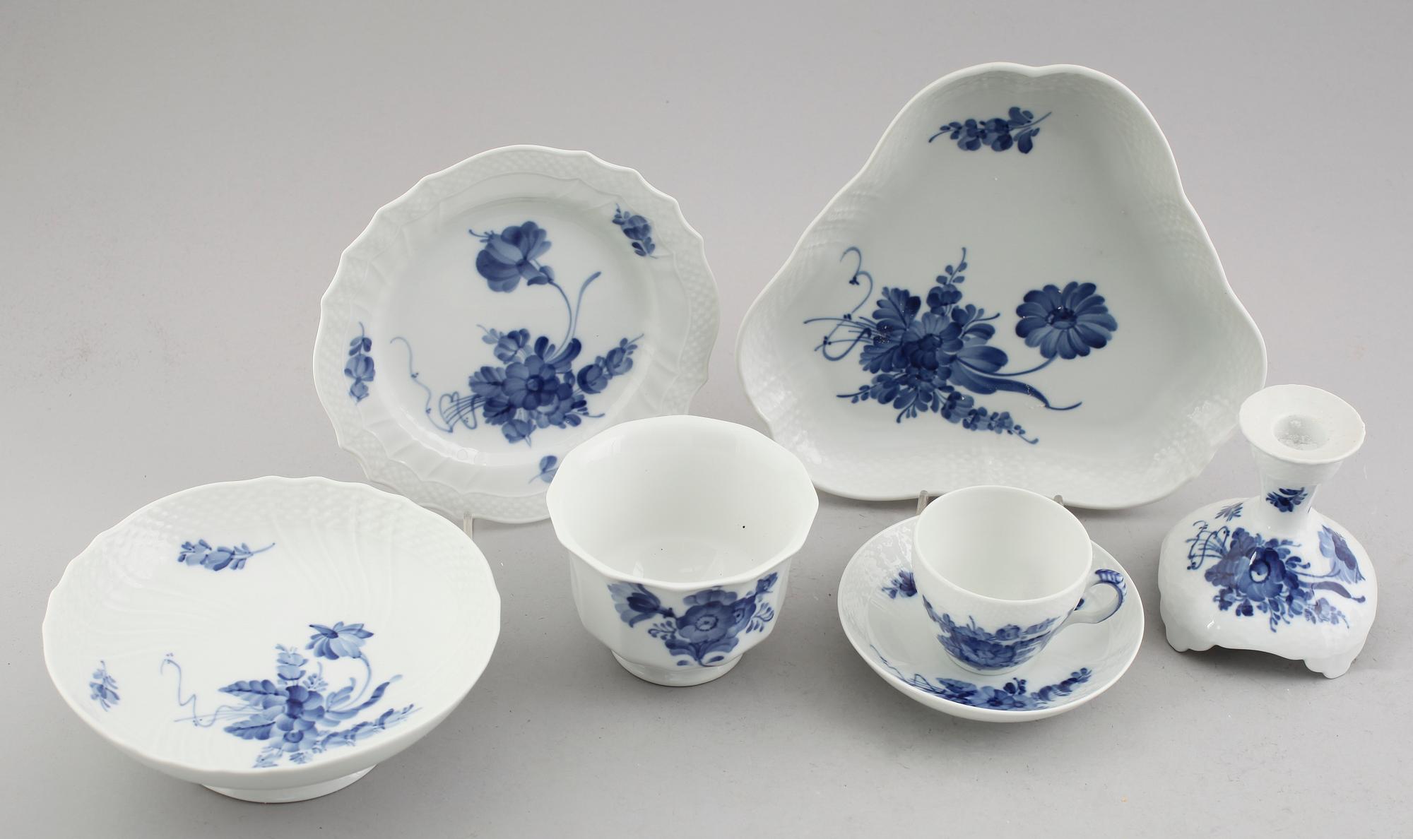 SERVISPORSLIN, 26 delar, delar, "Blå Blomst", Royal Copenhagen.