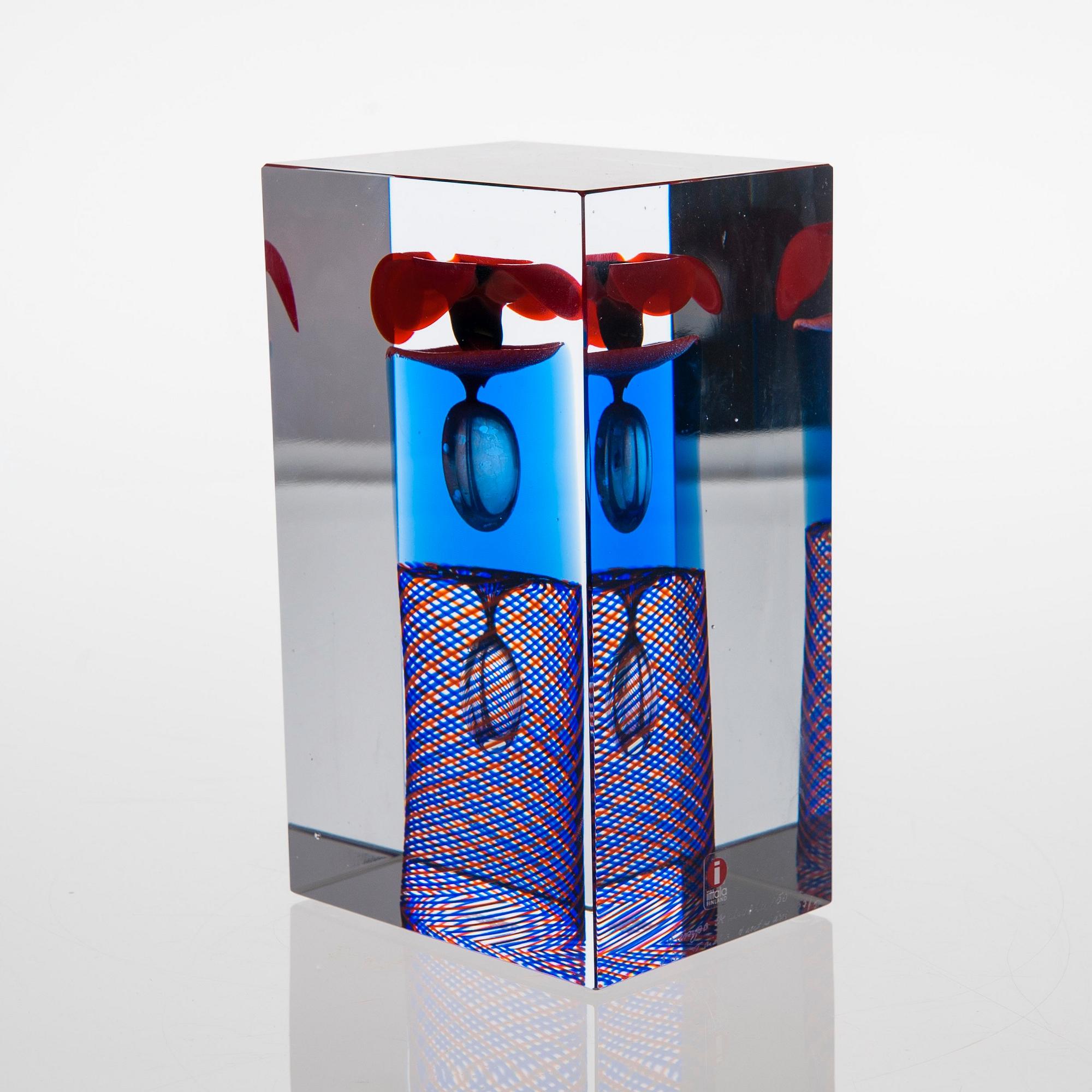 Oiva Toikka, A GLASS CUBE.