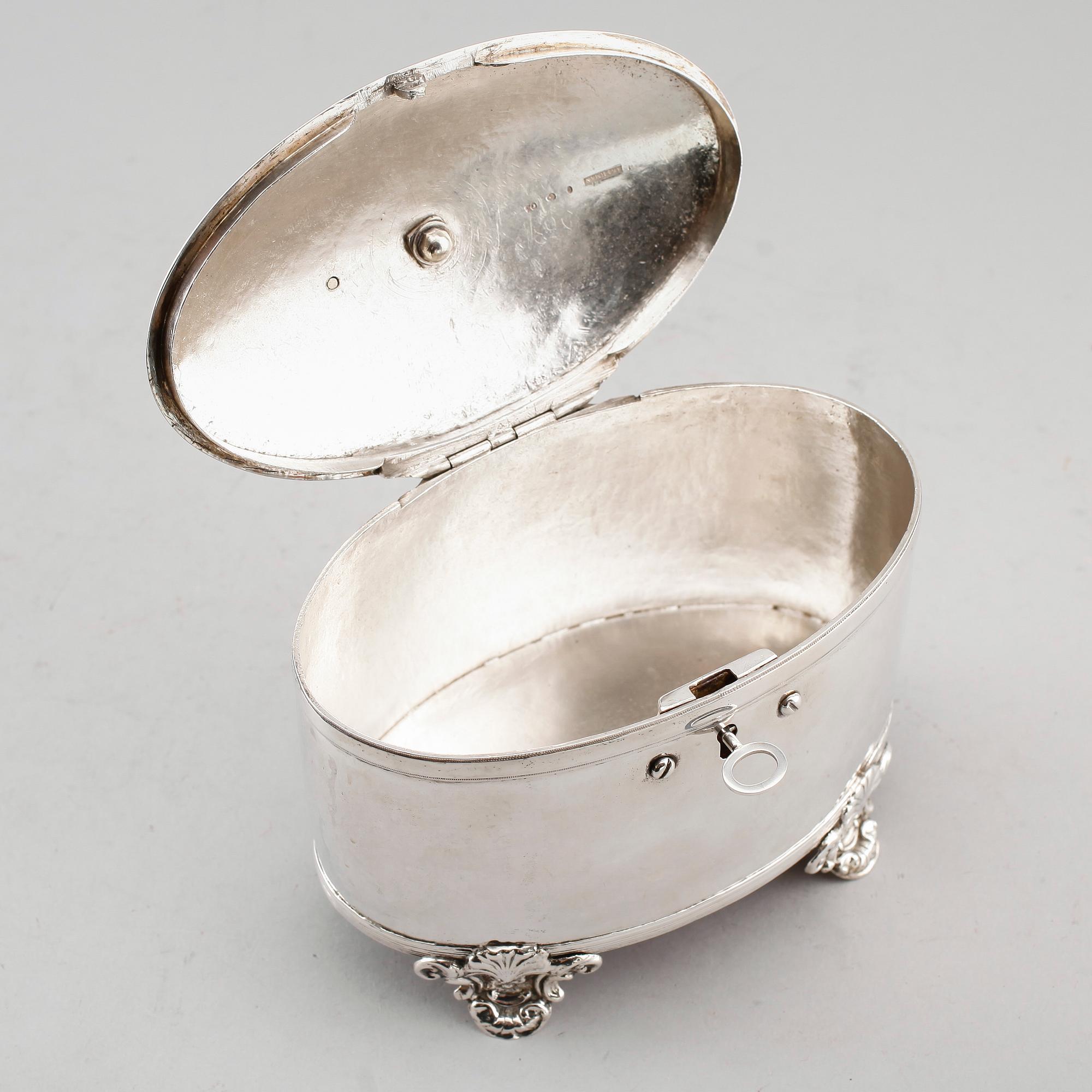 SOCKERSKRIN, silver, Åkerman, Stockholm 1820. Vikt ca 544 gram.