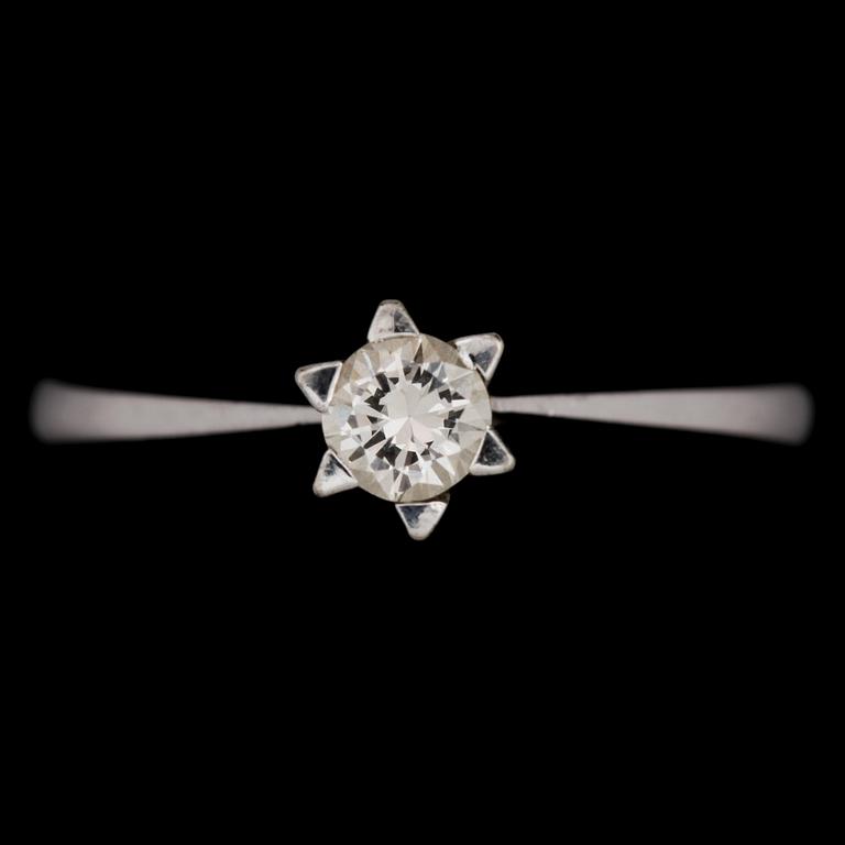 RING, 18 k vitguld och diamanter ca 0,20 ct. Tot vikt ca 3 g.
