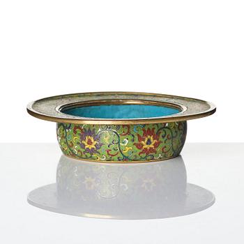 Kärl, cloisonne. Sen Mingdynasti.