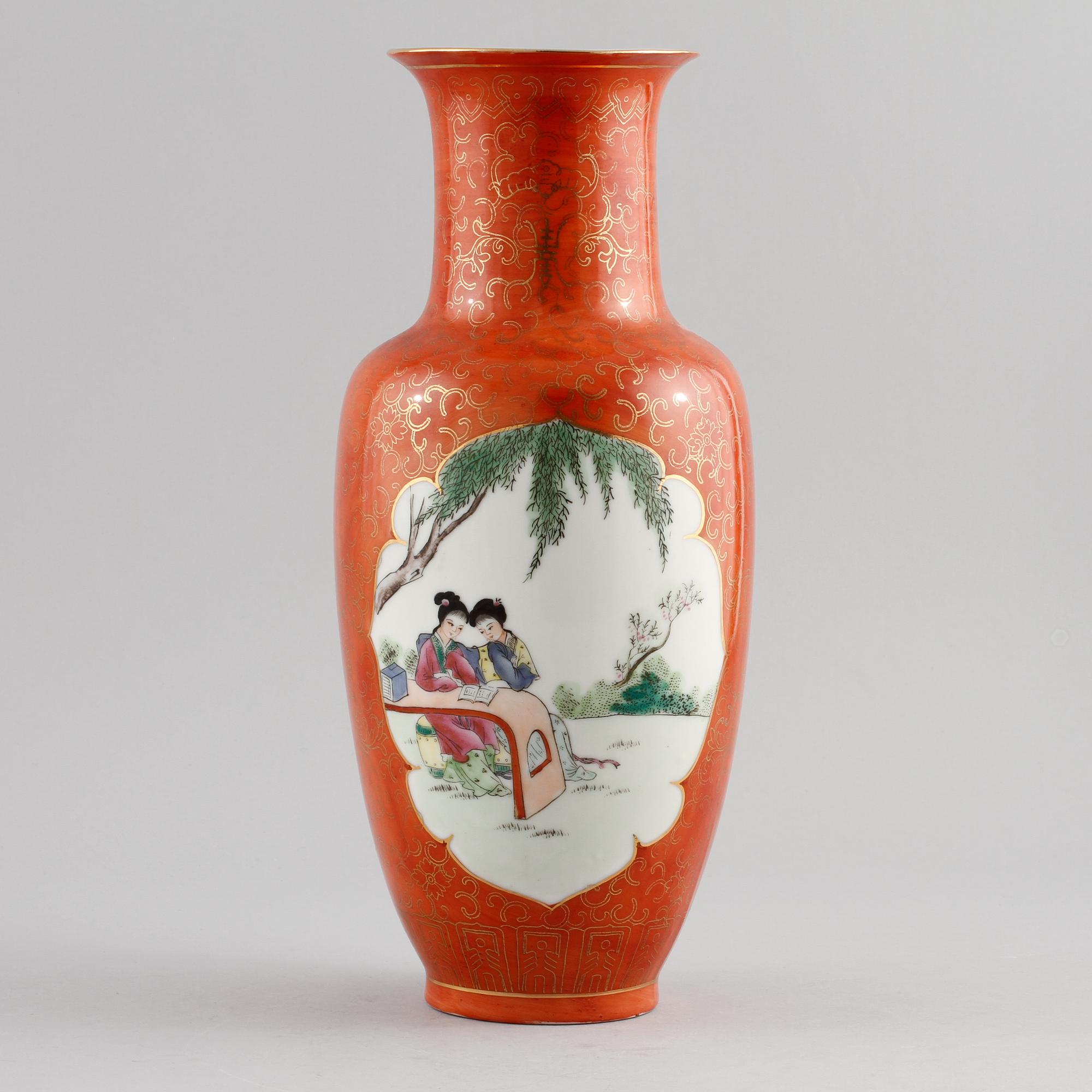 VAS, porslin, Kina, 1900-tal.