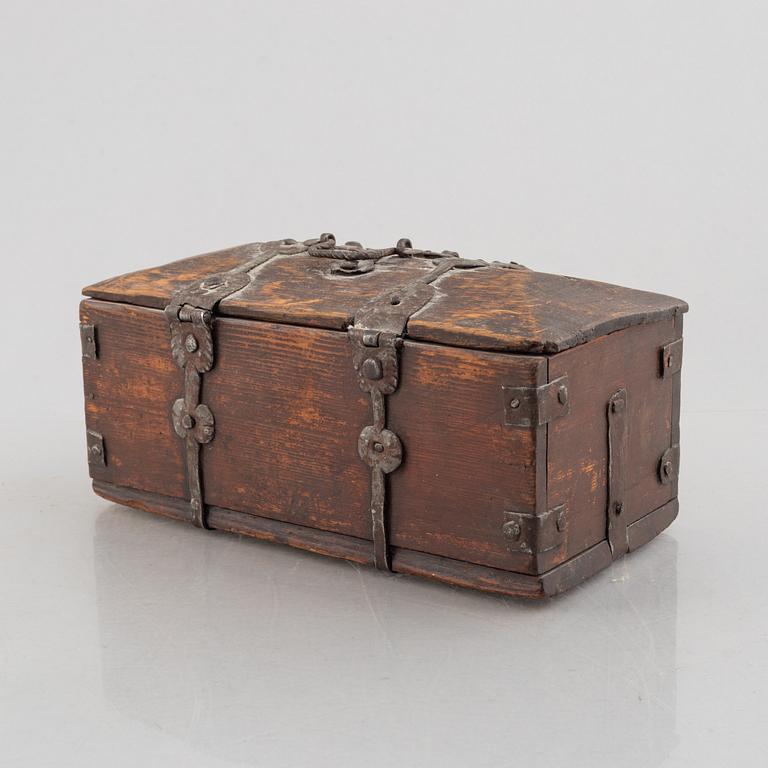 A Swedish baroque wooden box, 17th/18th century.