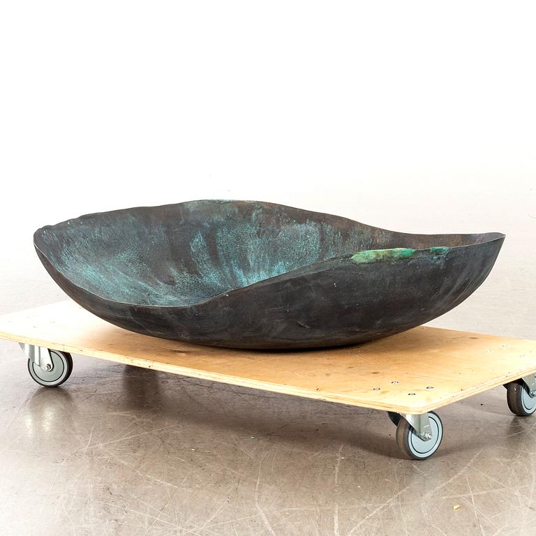 BARBRO BÄCKSTRÖM, a bowl shaped bronze sculpture.