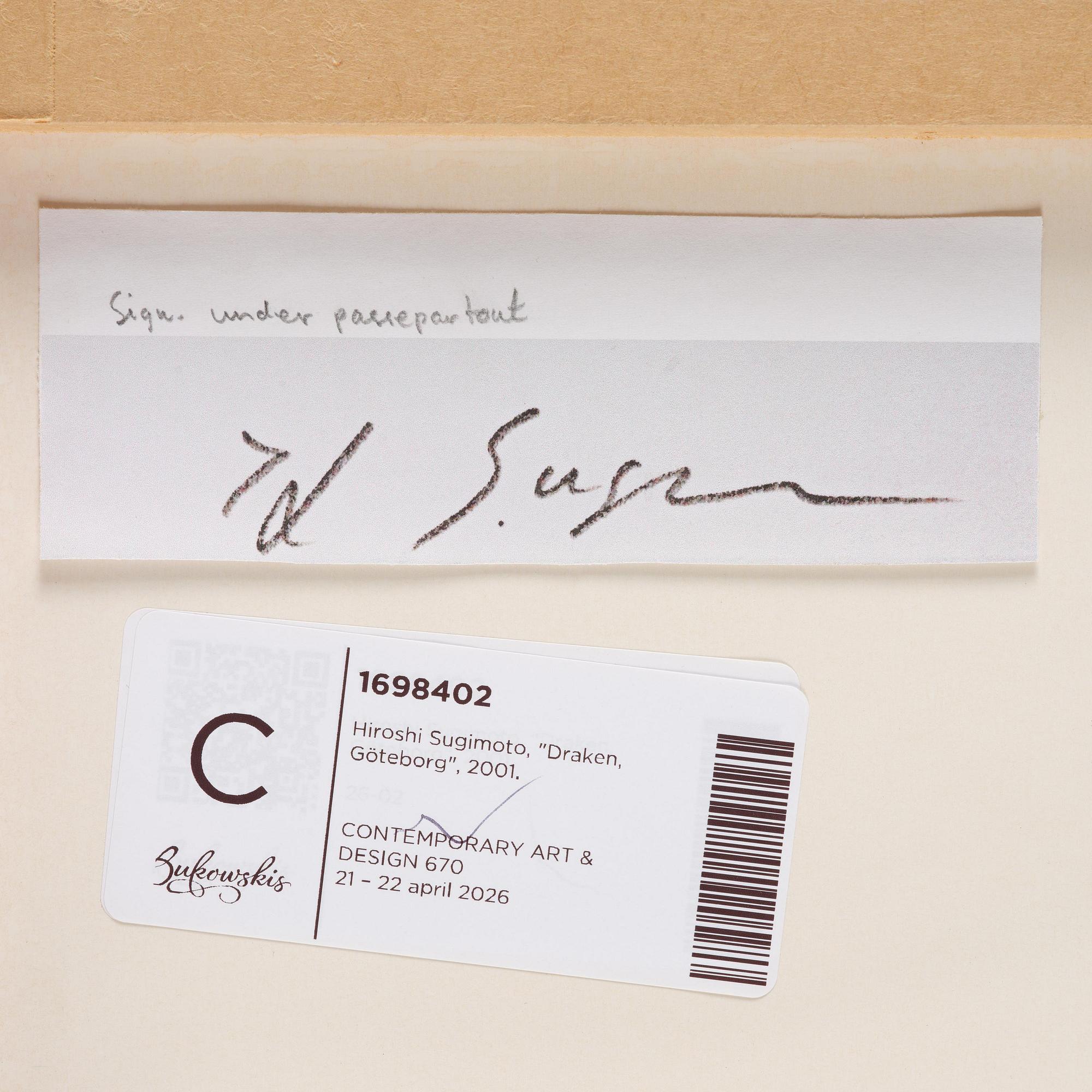 Hiroshi Sugimoto, "Draken, Göteborg", 2001.