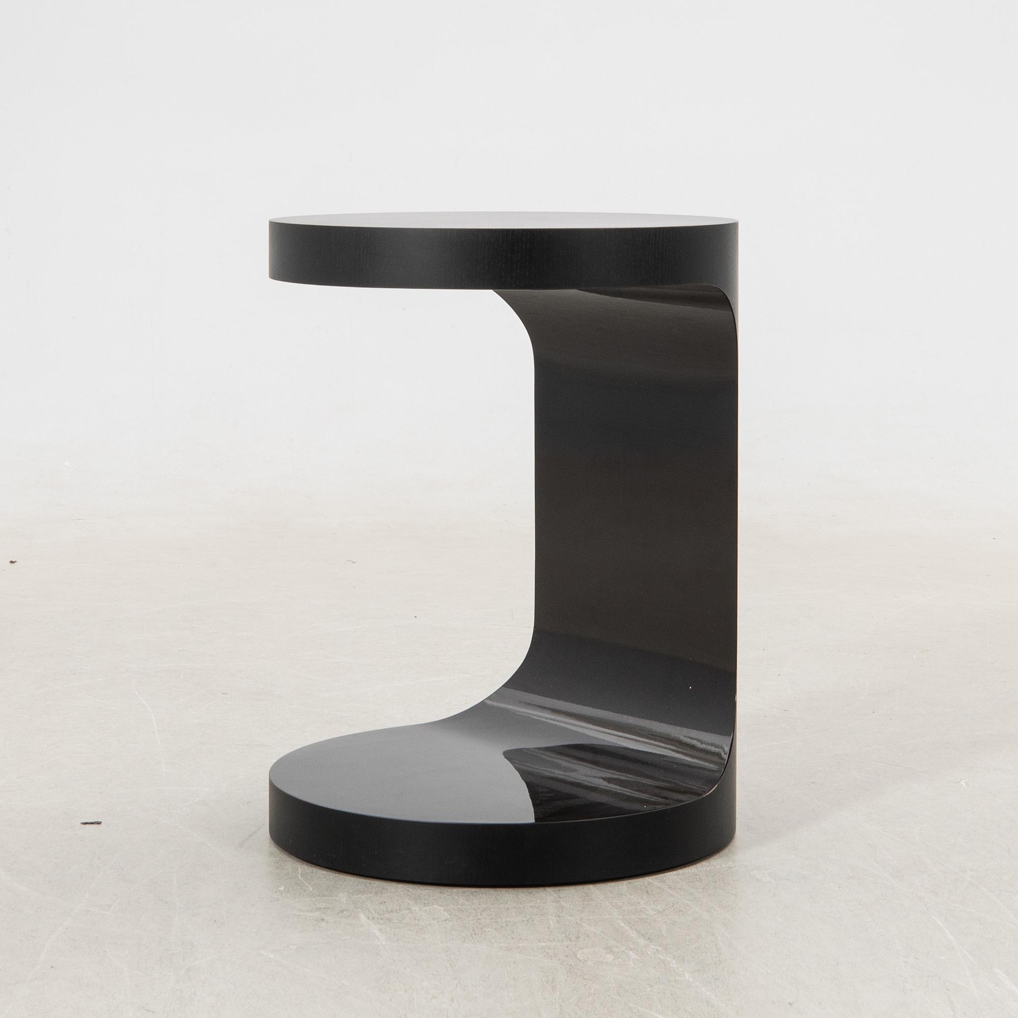 Gordon Guillaumier, sidobord "Cernobbio" för Minotti Italien.