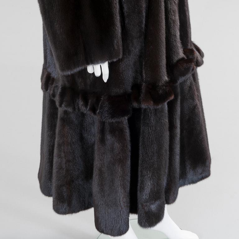 PÄLS, Saga Mink.