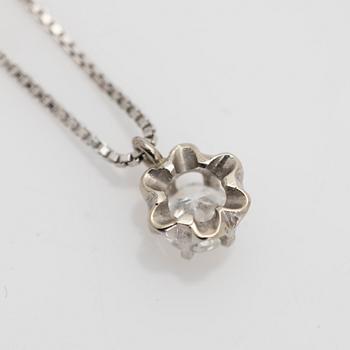 Collier, 18K vitguld med diamant.
