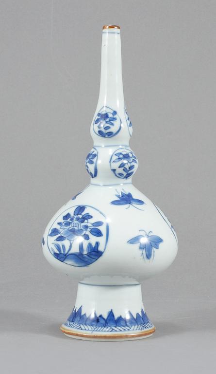 VATTENDROPPARE, porslin, Kina, Kangxi/Yongzheng, 1700-talets första hälft.