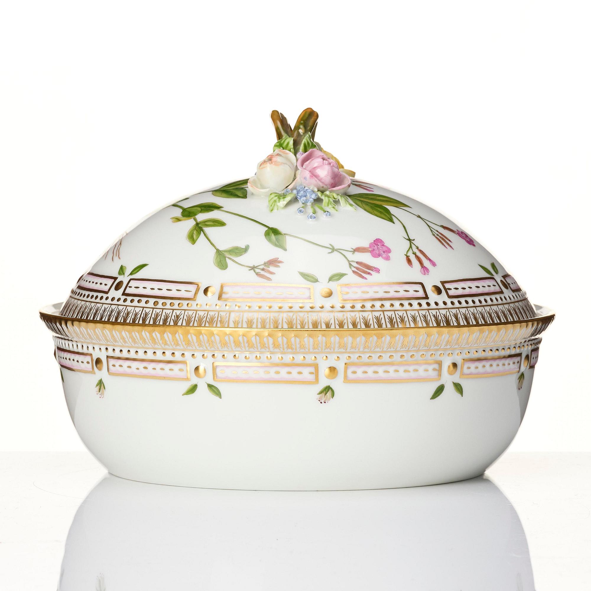 A Royal Copenhagen 'Flora Danica' vegetable tureen with cover, Denmark, 20th century.