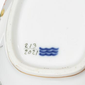 Royal Copenhagen, a 33-piece dinner service, 'Saxon Flower', Denmark.