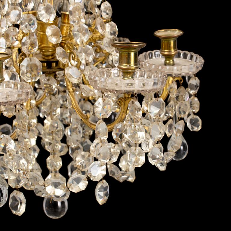 A mid 20th century chandelier.