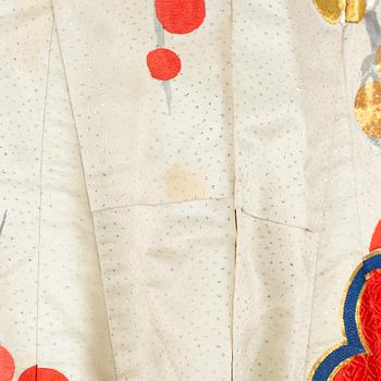 A Japanese silk wedding kimono, 20th century.
