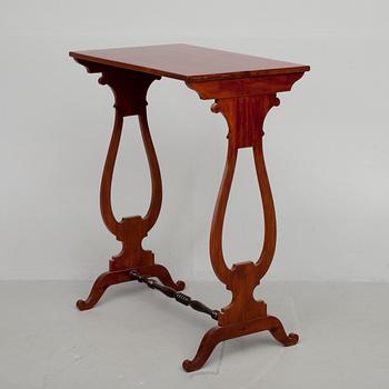 BORD, biedermeier, 1800-talets första hälft.