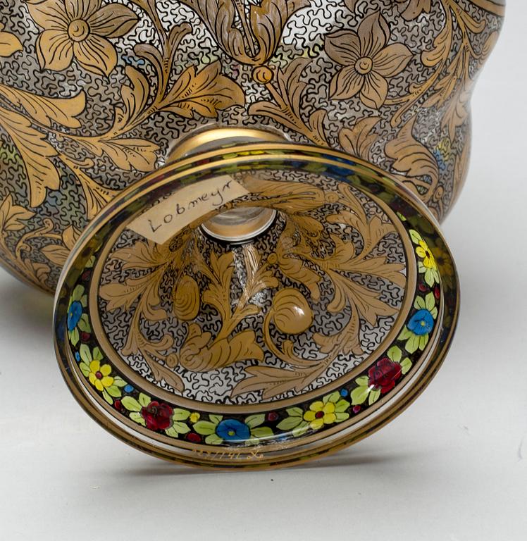 URNA PÅ FOT, glas. Lobmeyr, Österrike.