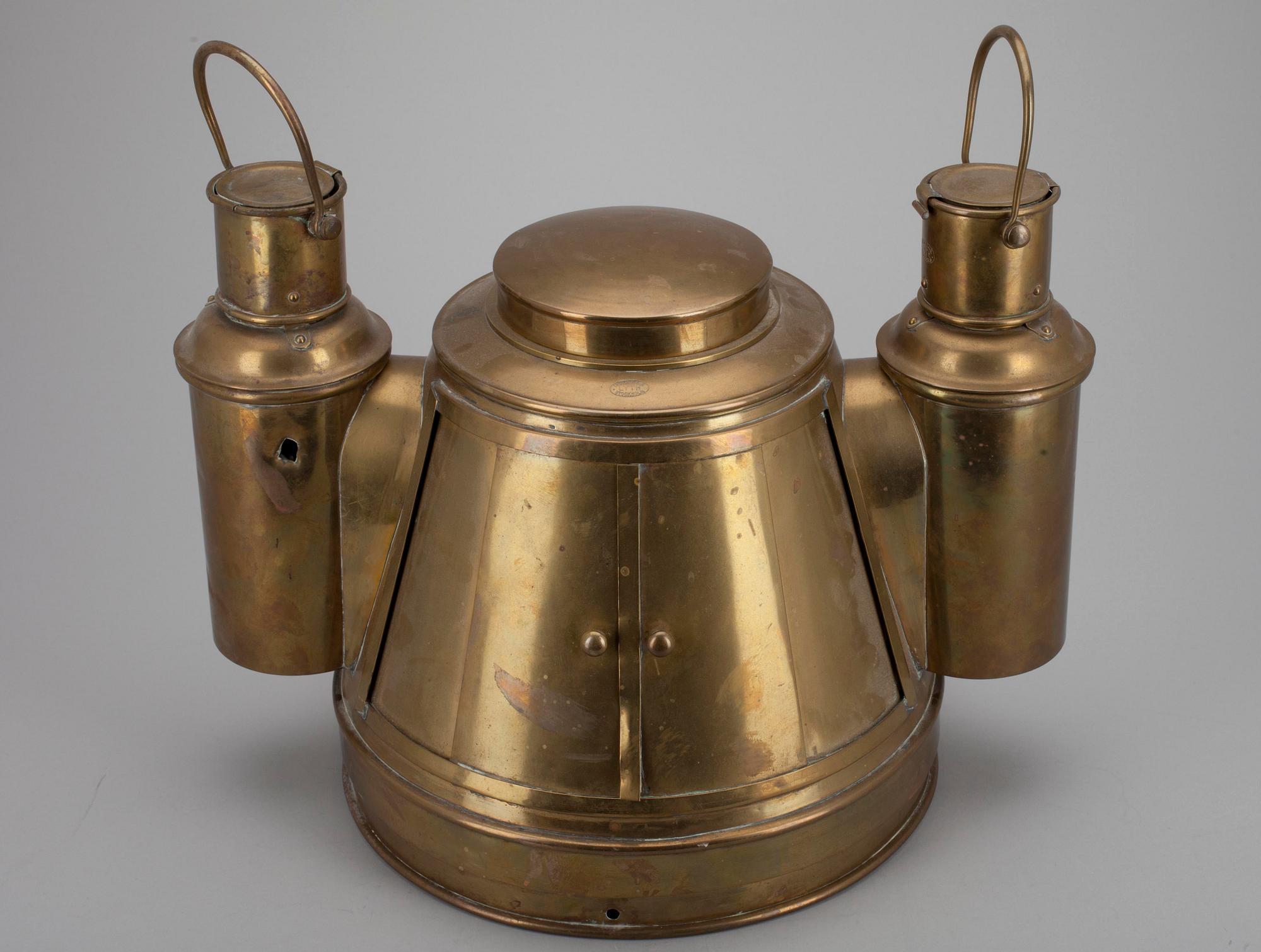 NAKTERHUS, stämplad Instr. F.A.-B Lyht Stockholm.