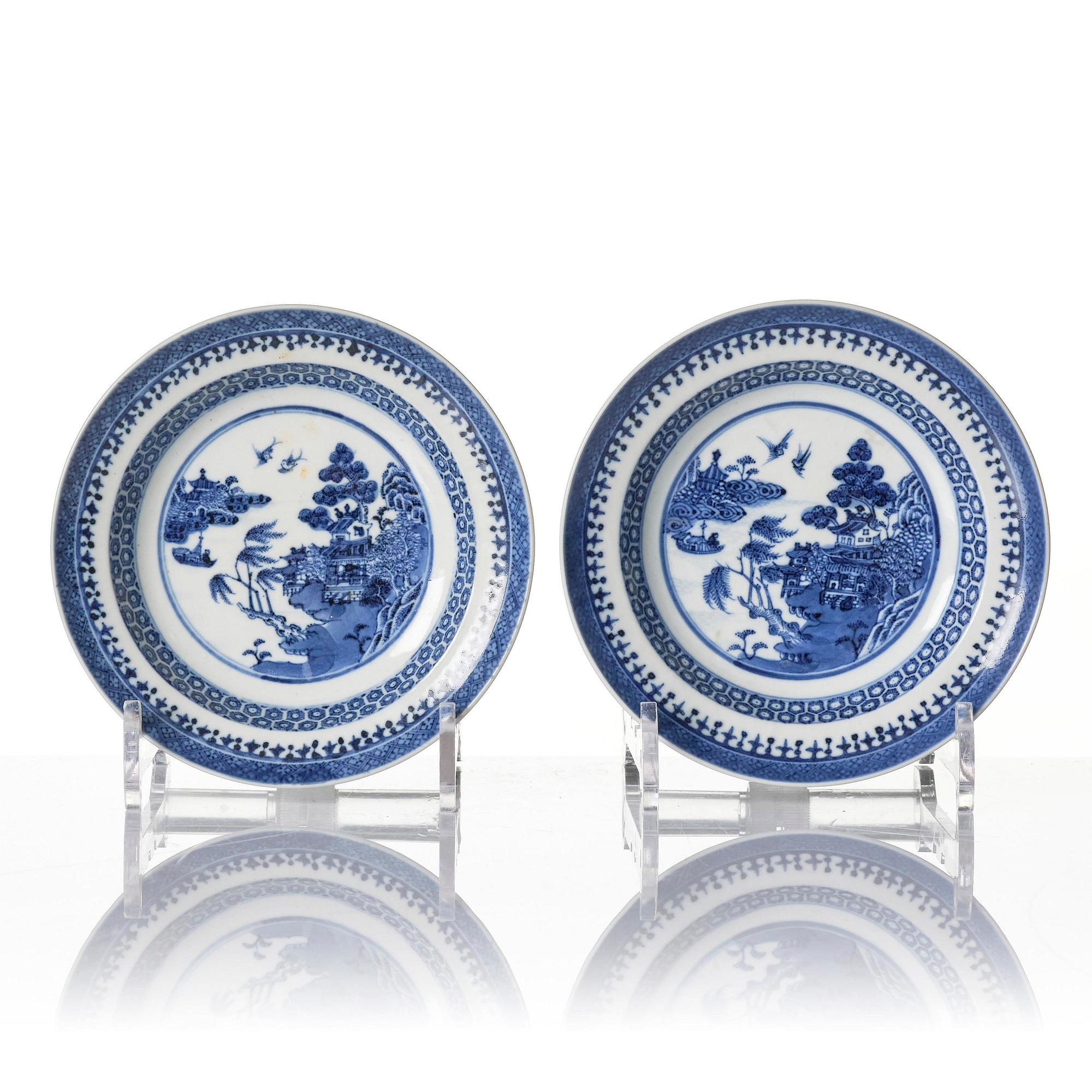 A set of twelve Chinese export porcelain dessert dishes, Qing dynasty, Qianlong and Jiaqing, 18/19th century.