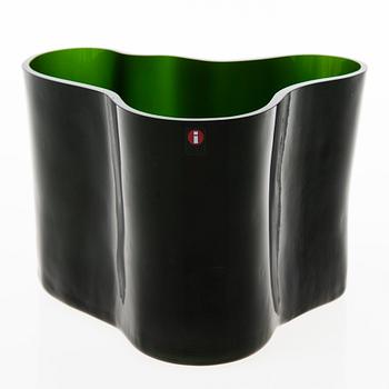An Alvar Aalto vas "Savoy" Iittala 2011 with number 12/75.