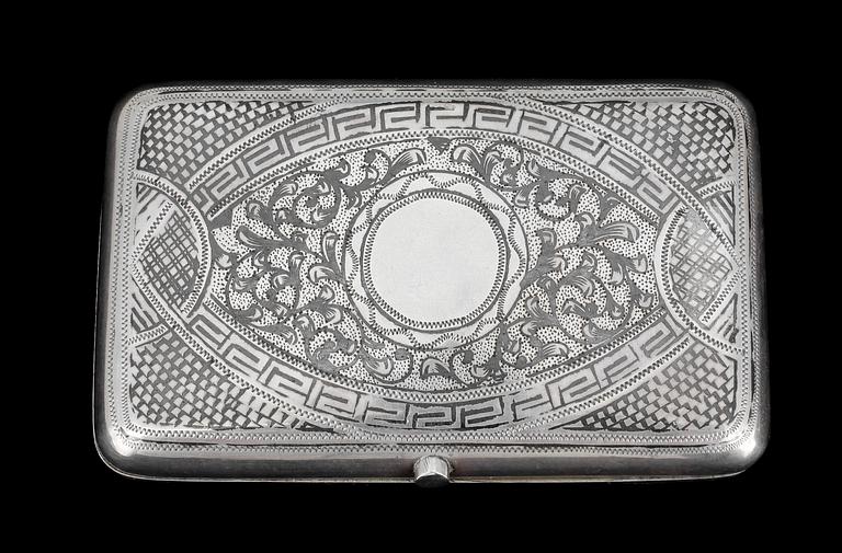 CIGARETTETUI, silver, Trol. Moskva, 1800-talets slut. Ca 118g.