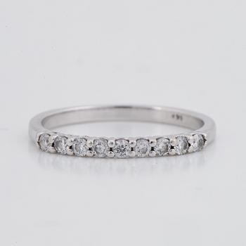 Brilliant-cut diamond ring.