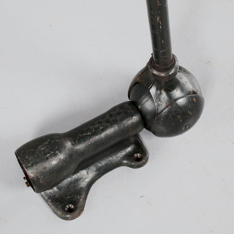 INDUSTRILAMPA, "Triplex-pendel", Johan Petter Johansson, Enköping, omkring 1900-talets mitt.