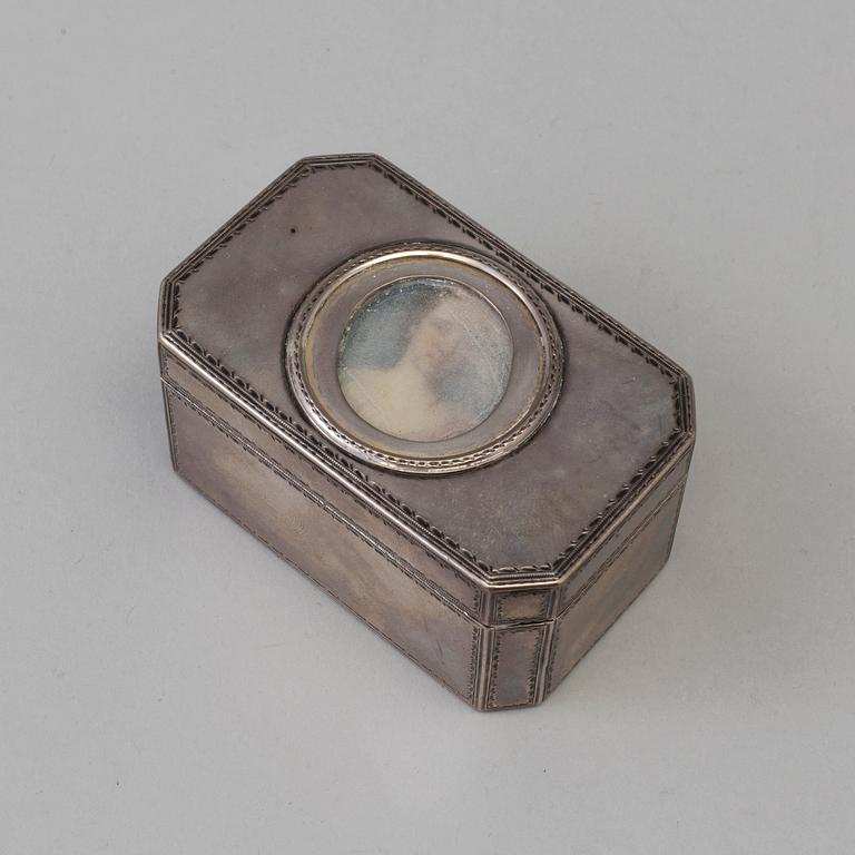 A silver box by Pehr Zethleius (Stockholm 1766-1810), 1775.