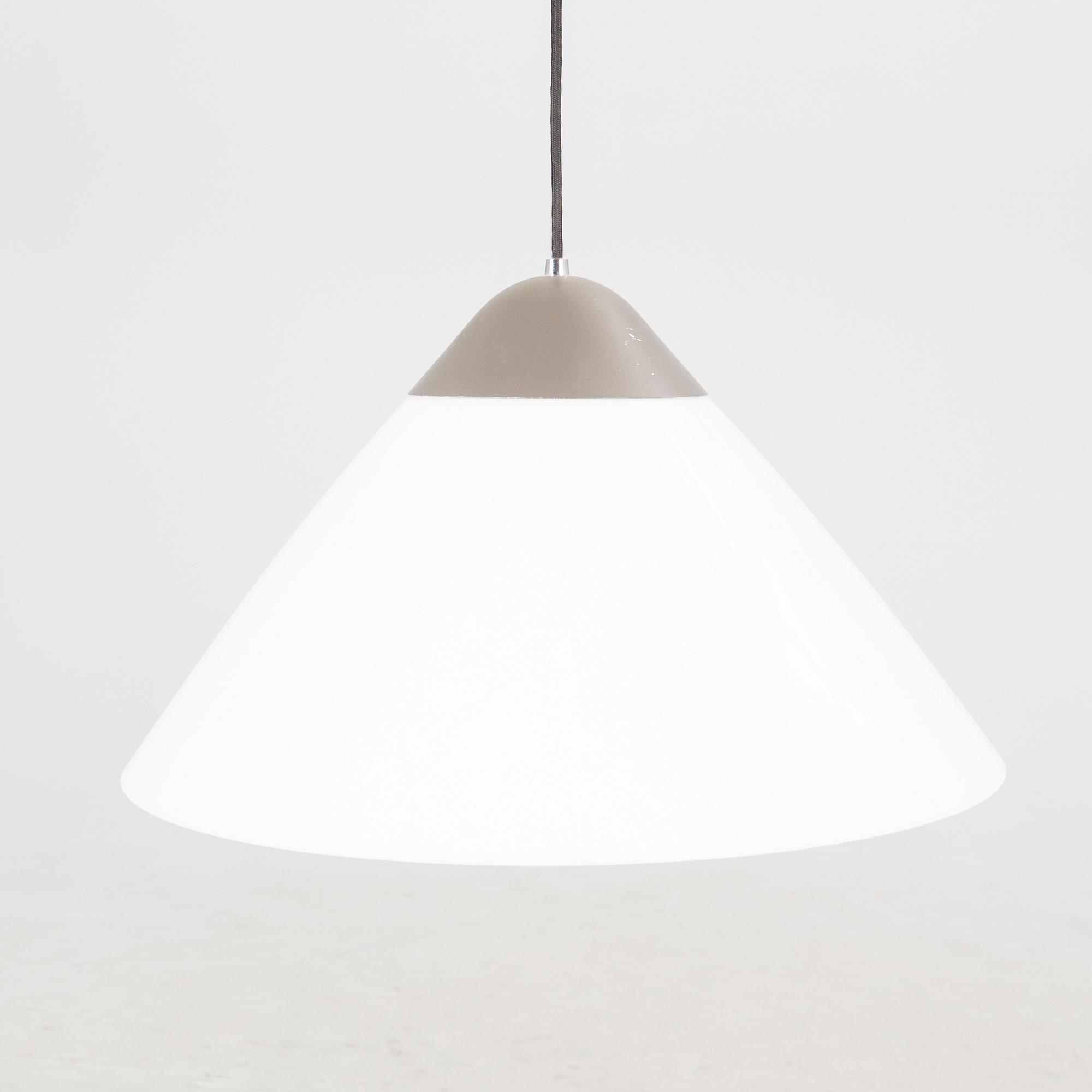 Hans J Wegner, taklampa "Opala" för Louis Poulsen Danmark sent 1900-tal.