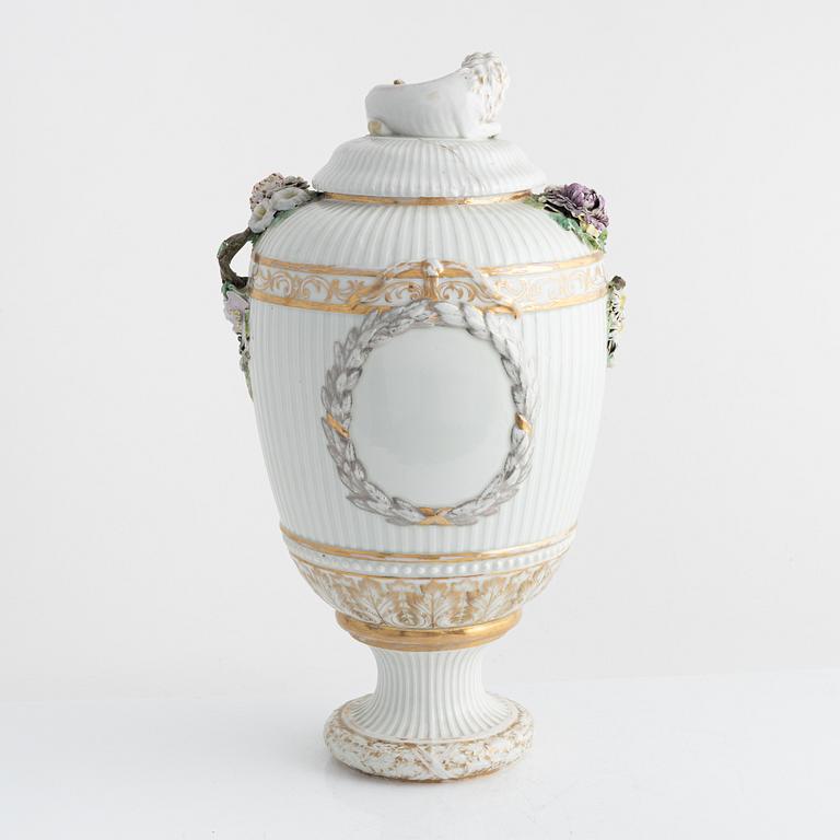 A porcelain urn, Royal Copenhagen, Denmark, 19th century.