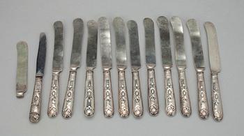 SMÖRKNIVAR 12 st, silver, Fredrik Tiander, Lovisa, Finland 1846. Tot. vikt ca 462 g.