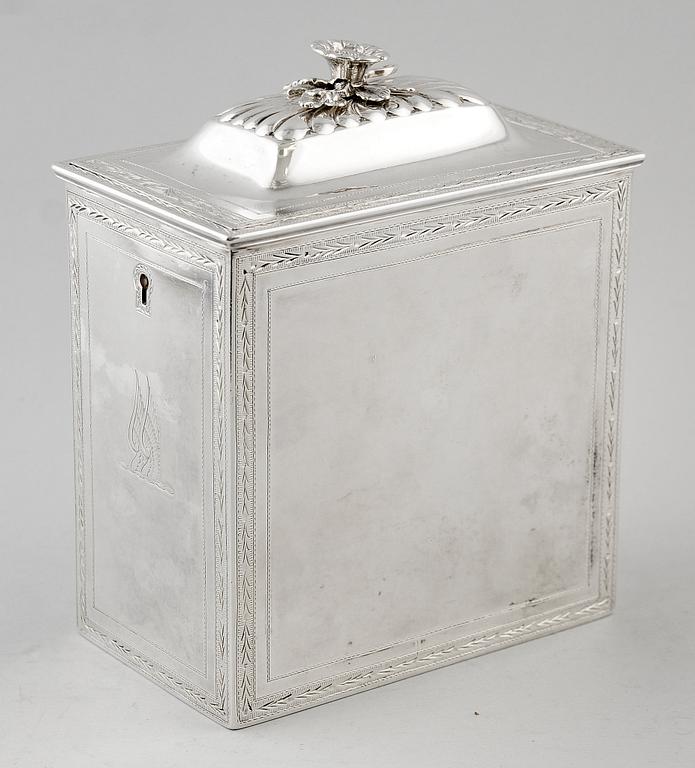 TESKRIN, silver, sk tea caddy, London 1880. Vikt ca 673 g.