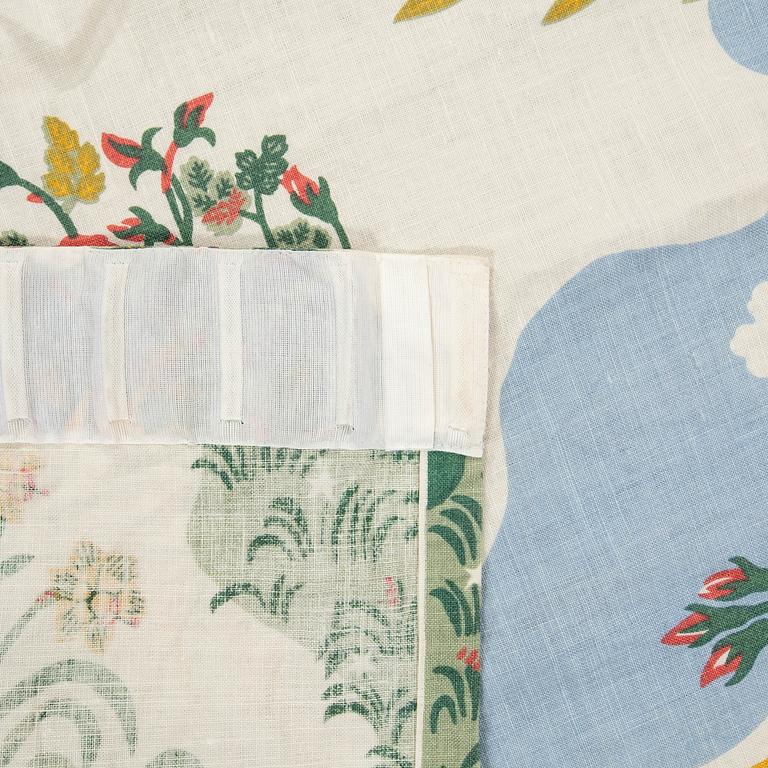 Josef Frank,  Gardin två längder "Anakreon" för Firma Svenskt tenn linne ca 255x113 cm vardera.