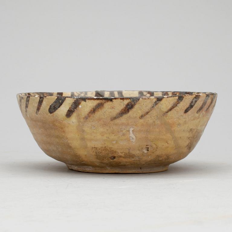 SKÅL, lergods, Persien, trol 1800-tal.