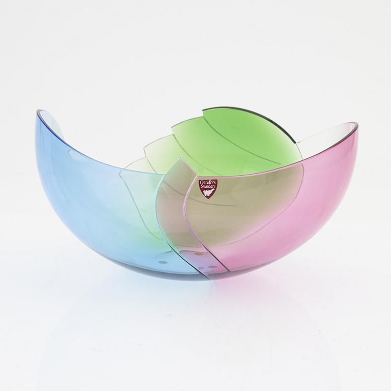 Gunnar Cyrén, a glass bowl, Orrefors, 1984.