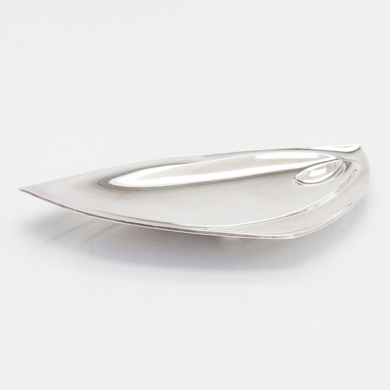 Tapio Wirkkala, silver dish model TW 100, Kultakeskus, Hämeenlinna 1967.