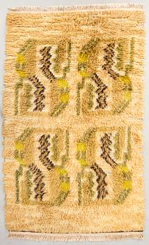 Brita Grahn, rya rug signed, approx. 272x178 cm.